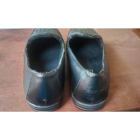 Vintage Mushrooms black quilted flats. 8.5 M New. Never worn. Comfort flats. - Picture 5 of 6